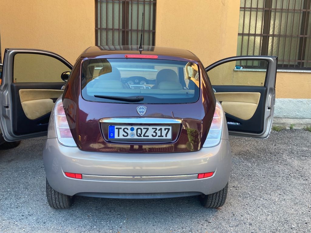 Lancia Ypsilon Seltenes Sondermodell bi-colore Alcantra