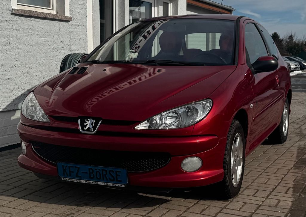Bild des Angebotes Peugeot 206 JBL *Rentnerfahrzeug*Soundsyst*