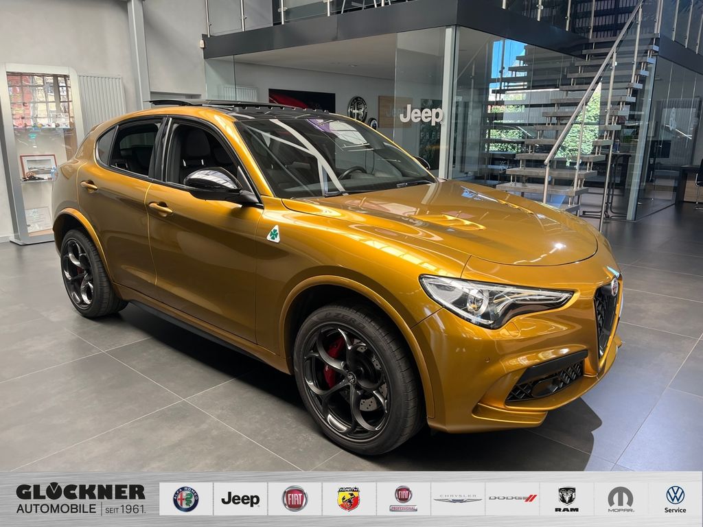 Bild des Angebotes Alfa Romeo Stelvio Quadrifoglio QV 2.9l V6 Ocra Lipari