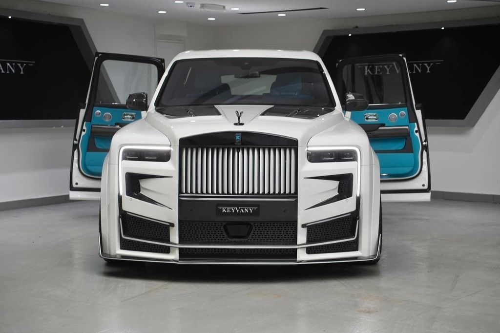 Bild des Angebotes Rolls-Royce CULLINAN II/KEYVANY/4SEAT/TV/STARLGHT/24"!