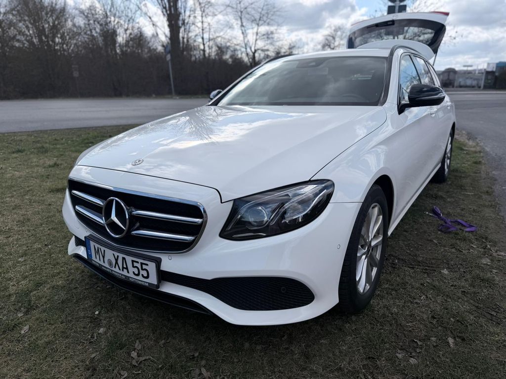 Bild des Angebotes Mercedes-Benz E 220 d Autom. -