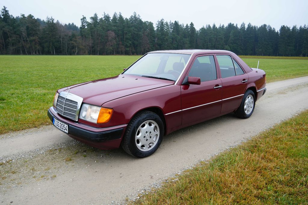 Bild des Angebotes Mercedes-Benz E 230 - H Kennzeichen möglich
