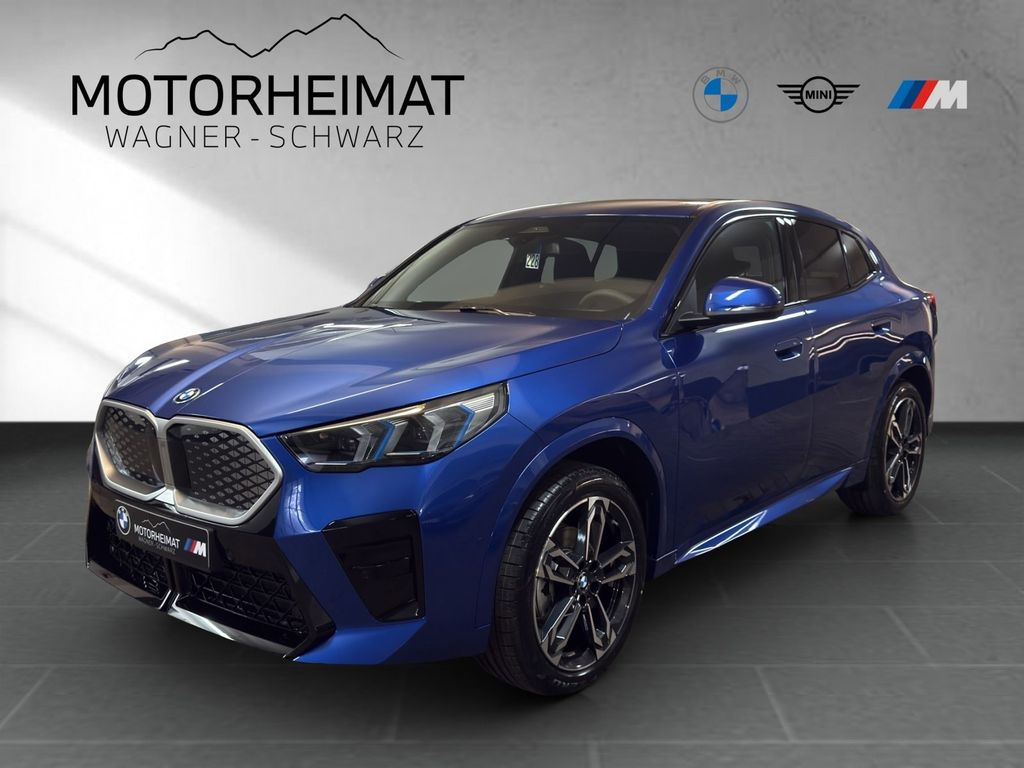 Bild des Angebotes BMW iX2 eDrive20 M Sport Premium AHK 19"