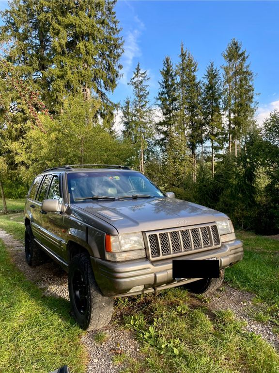Jeep Grand Cherokee Limited LX 5.9 Auto Limited