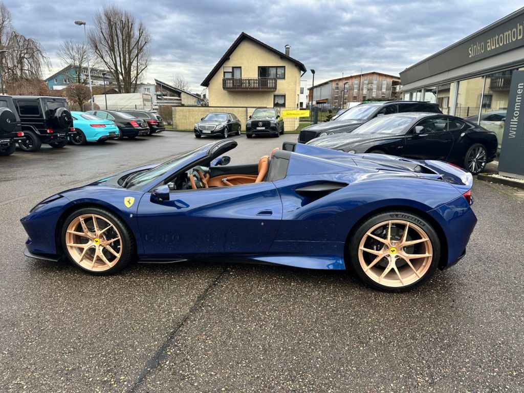 Bild des Angebotes Ferrari F8 Spider*Carbon ADAS JBL Lift Diamond Stiching*