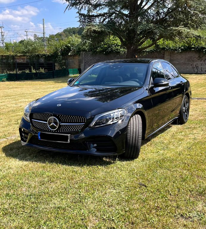 Bild des Angebotes Mercedes-Benz C 400 4MATIC Autom. - AMG Line, Top Ausstattung