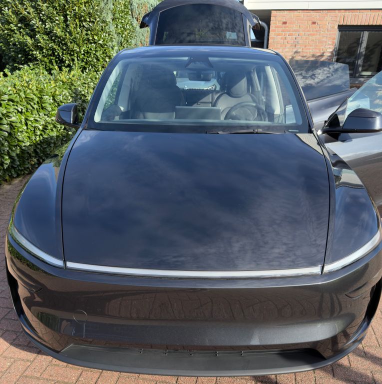 Tesla Model Y Juniper Premium RWD | LFP | AHK