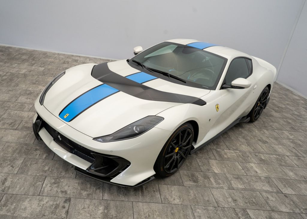 Bild des Angebotes Ferrari 812 Competizione