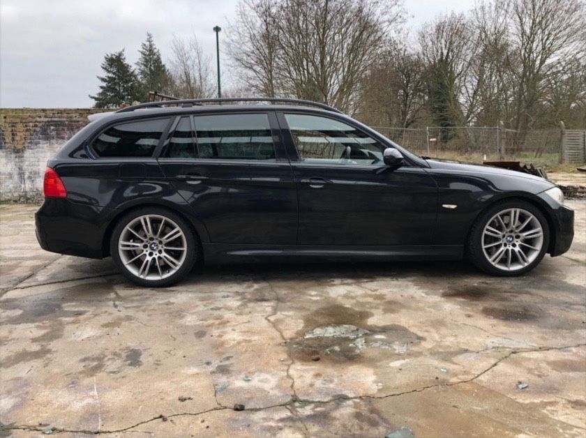 Bild des Angebotes BMW 330d touring -