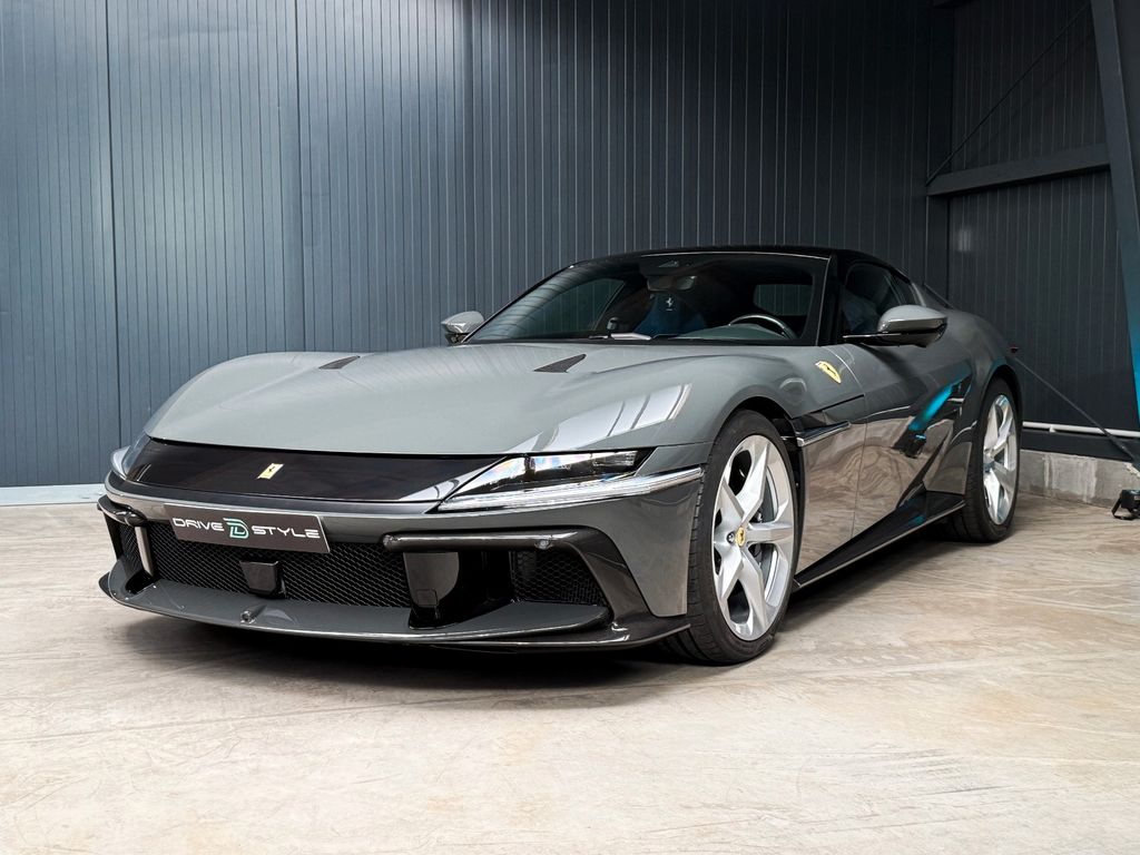 Bild des Angebotes Ferrari 12Cilindri + 1. Hand + 54 km + Carbon Exterieur