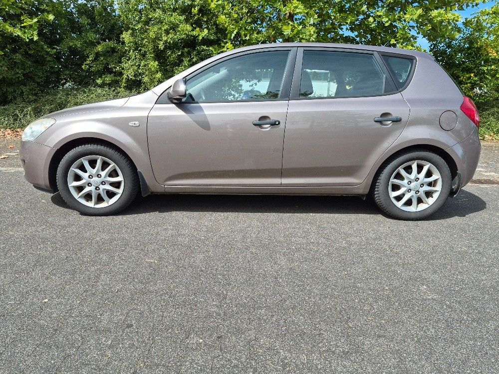 Bild des Angebotes Kia cee'd / Ceed 1.4 CVVT EX EX