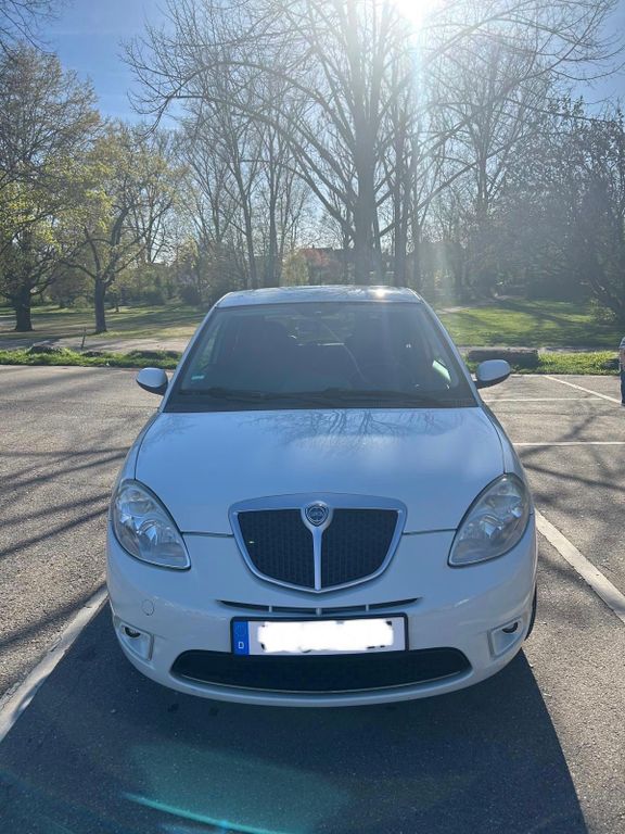 Lancia Ypsilon 1.4 16v Sport MomoDesign Sport MomoD...