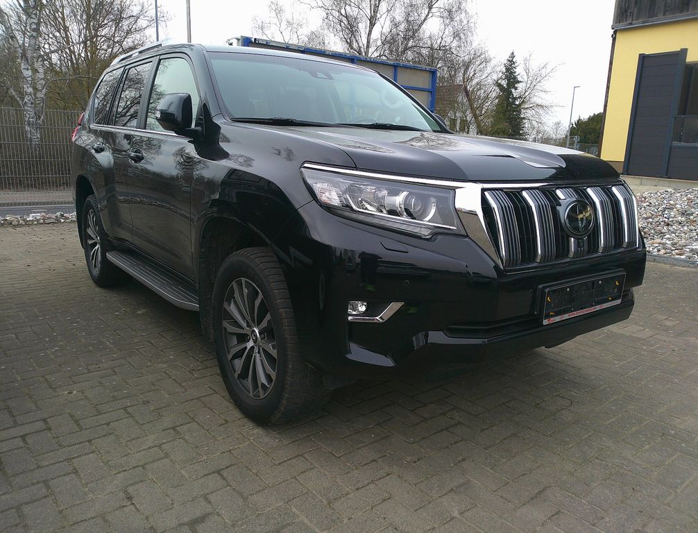 Bild des Angebotes Toyota Land Cruiser 2,8 TEC-Edition,Leder,Navi,Kamera