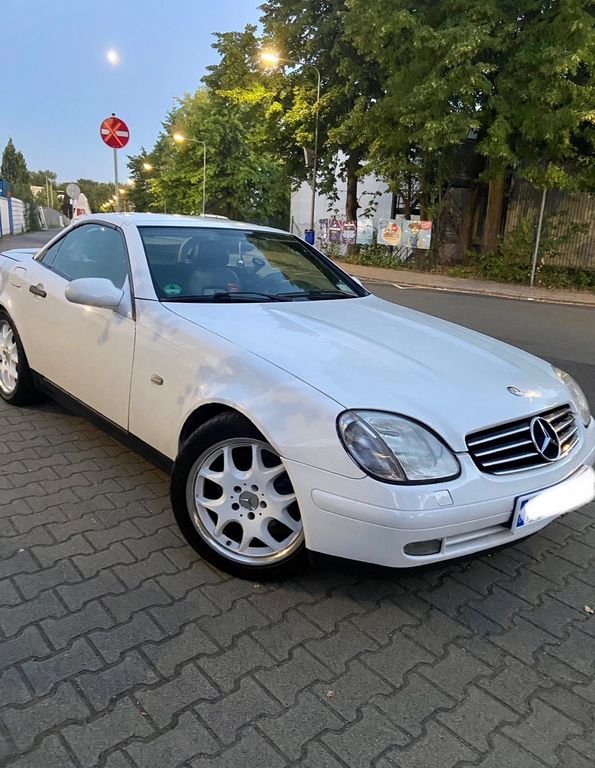 Mercedes-Benz SLK 230