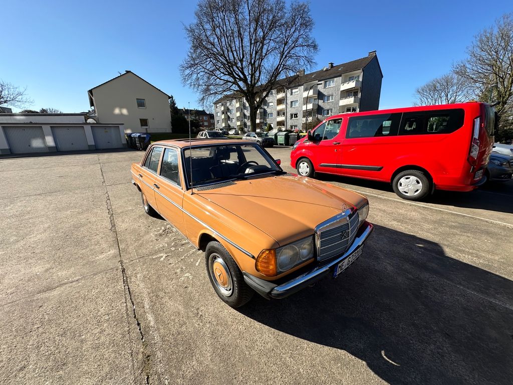 Bild des Angebotes Mercedes-Benz 240 D  w123