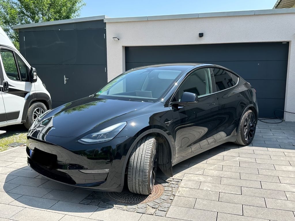Bild des Angebotes Tesla Model Y Performance Dual Motor AWD AHK MWSt.