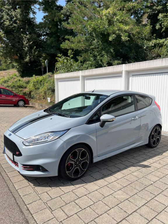 Bild des Angebotes Ford Fiesta 1,6 EcoBoost ST200 Limited Edition