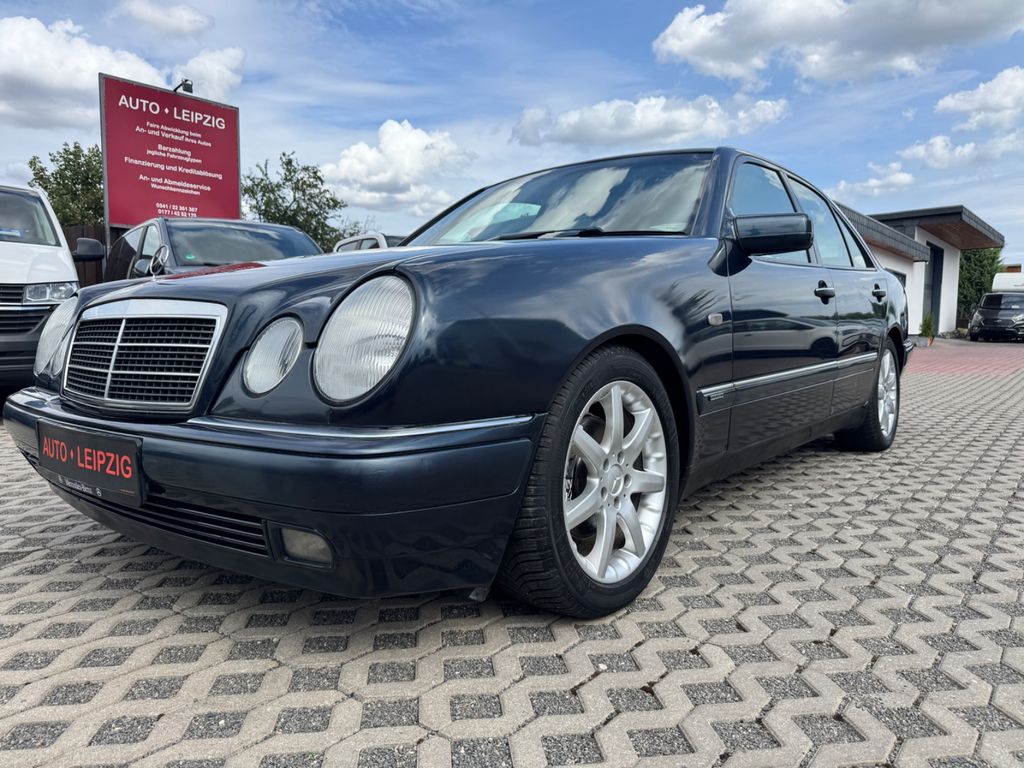 Bild des Angebotes Mercedes-Benz E 320/TÜV neu/Klima/Sitzhz/Tempo/S-Dach/Leder...