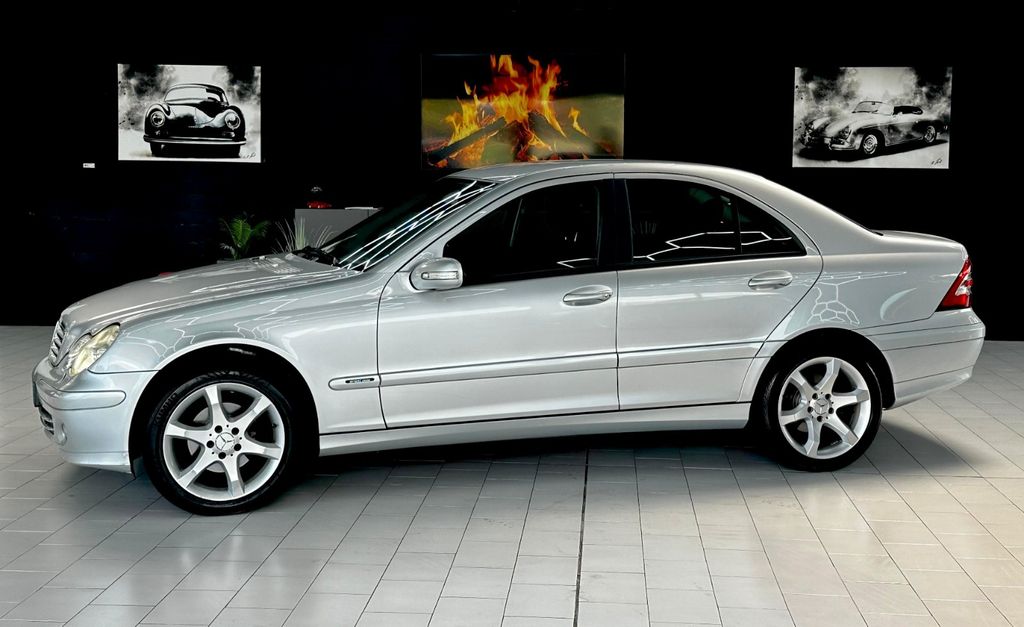 Bild des Angebotes Mercedes-Benz C180 Sport Edition*TÜV NEU*PDC*SHZ*XENON*S-HEFT*
