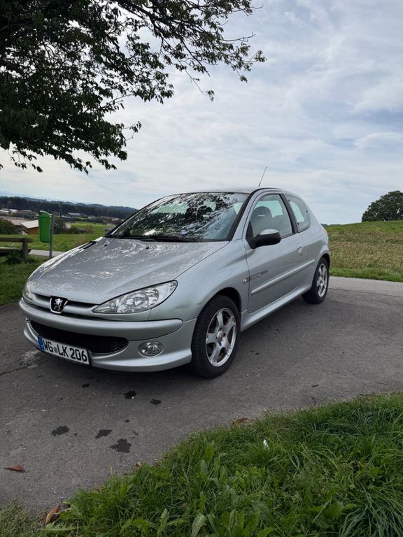 Bild des Angebotes Peugeot 206 Quiksilver 90 ESP Quicksilver