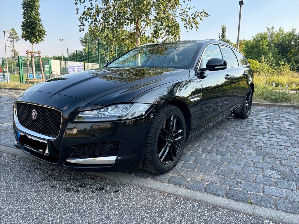 Bild des Angebotes Jaguar XF 20d 180PS Portfolio Sportbrake Automatik ...