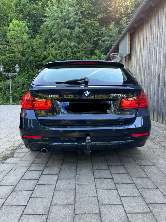 Bild des Angebotes BMW 320d xDrive Touring -
