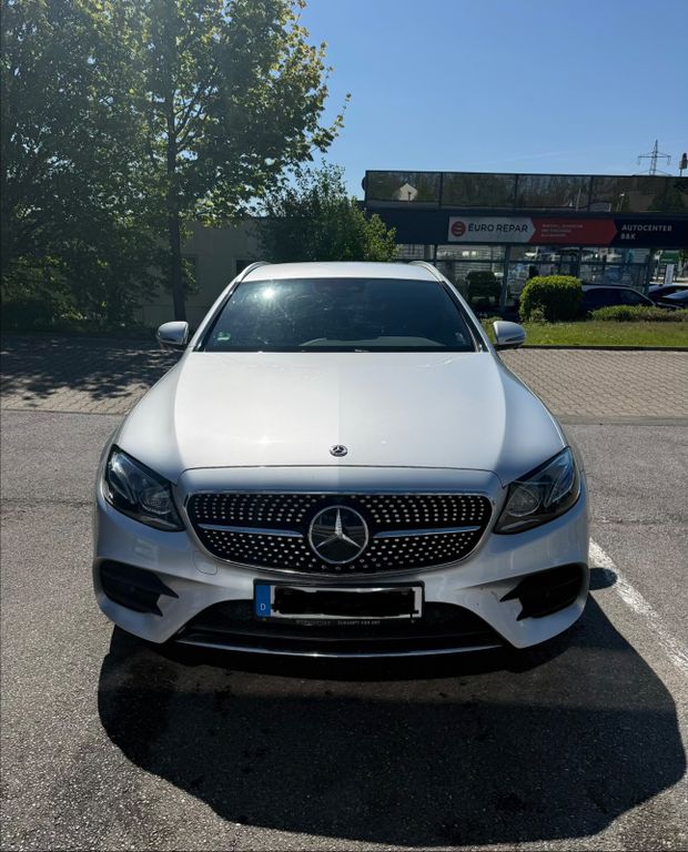 Bild des Angebotes Mercedes-Benz E 350 d T Autom AMG Line Garantie !!