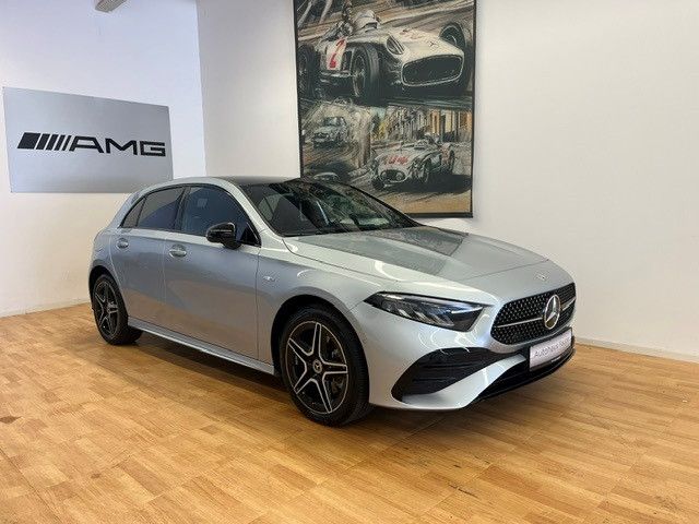 Bild des Angebotes Mercedes-Benz A 250e AMG-Line Panorama Distronic Keyless Go