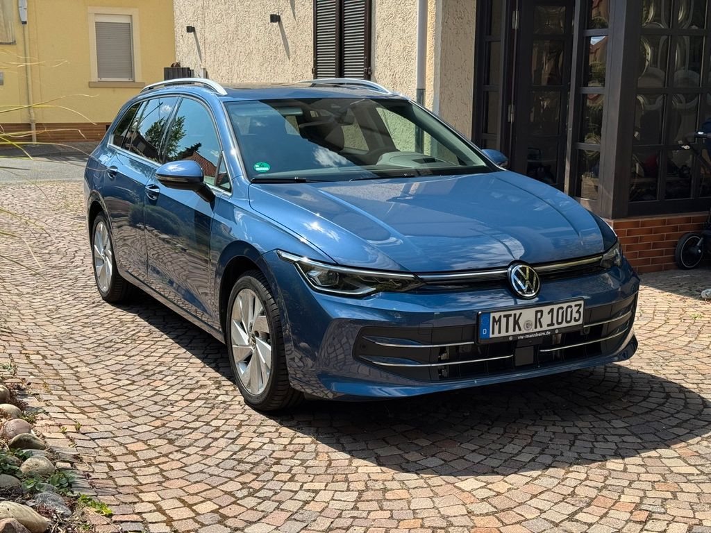 Bild des Angebotes Volkswagen Golf 1.5 eTSI 110kW DSG Style Variant Style Pano
