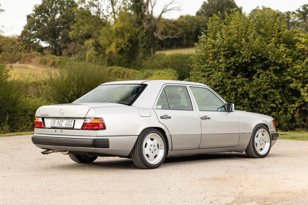 Bild des Angebotes Mercedes-Benz 400E (W124)