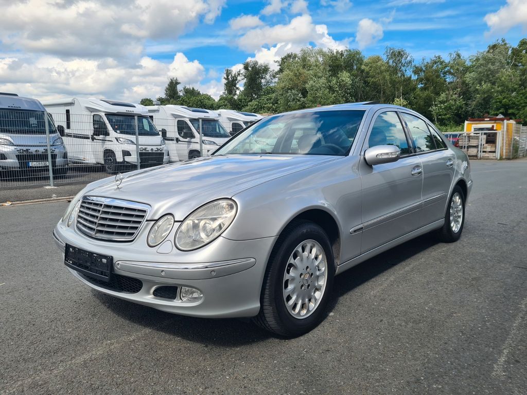 Bild des Angebotes Mercedes-Benz E 240 4MATIC ELEGANCE, Voll Ausstattung