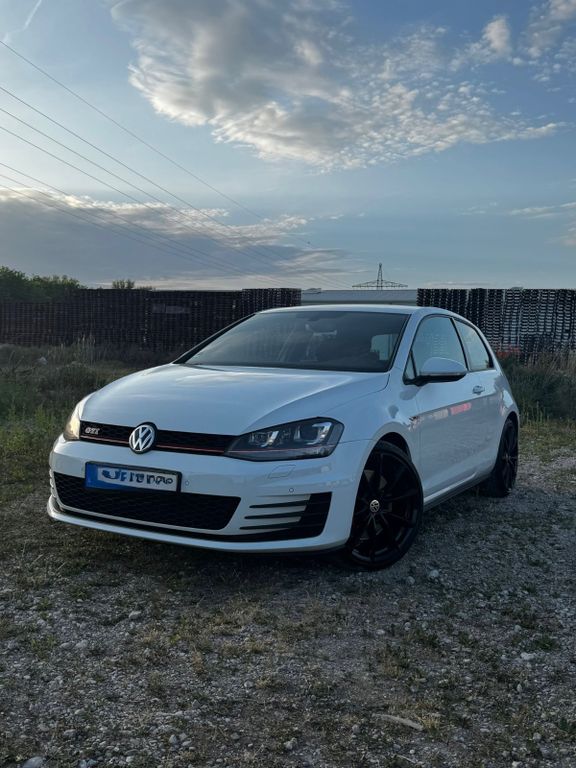 Volkswagen Golf 2.0 TSI DSG BMT GTI Performance GTI Per...