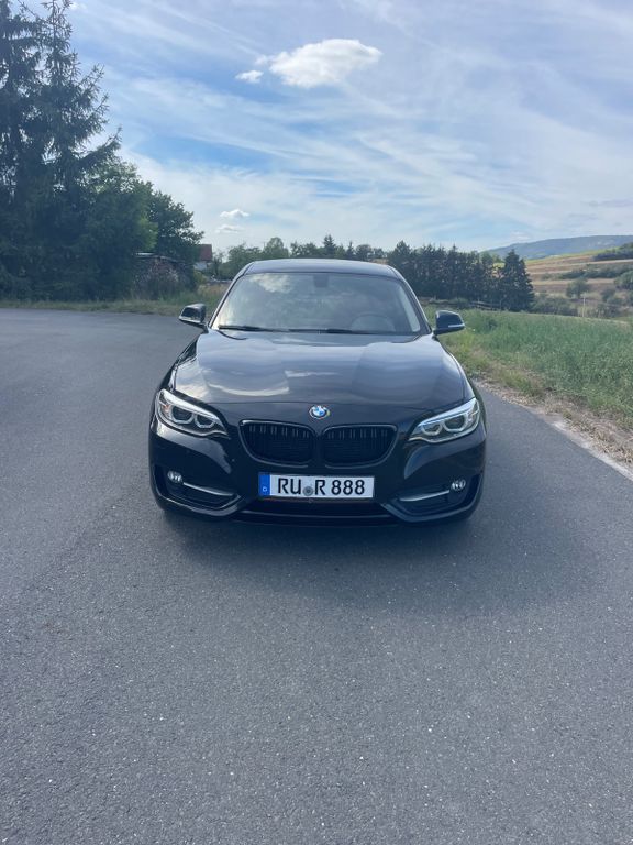 Bild des Angebotes BMW 220d Coupé Sport Line Leder Xenon PDC Automatik