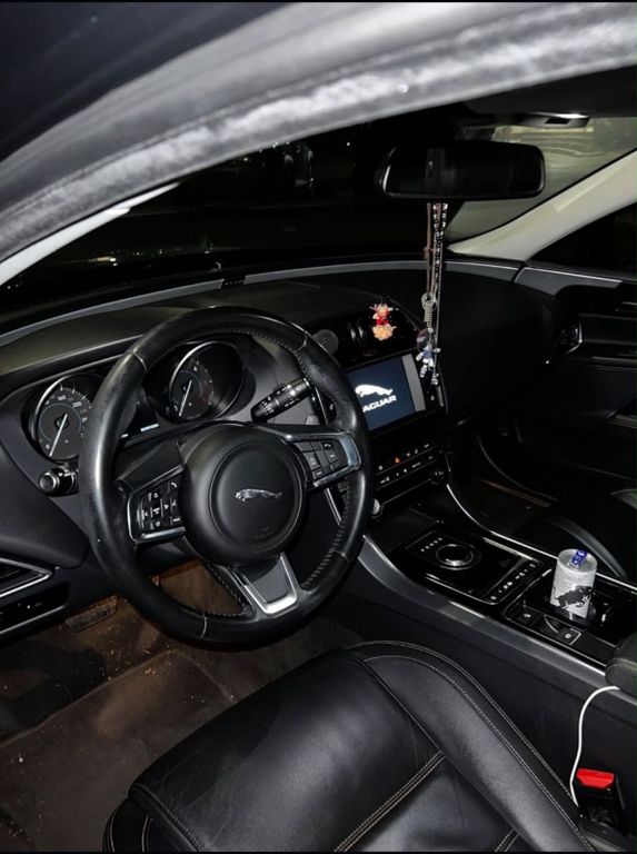 Bild des Angebotes Jaguar XE E-Performance 163PS Prestige Automatik Pr...