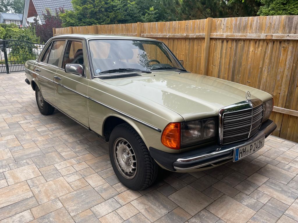 Bild des Angebotes Mercedes-Benz 230E W123