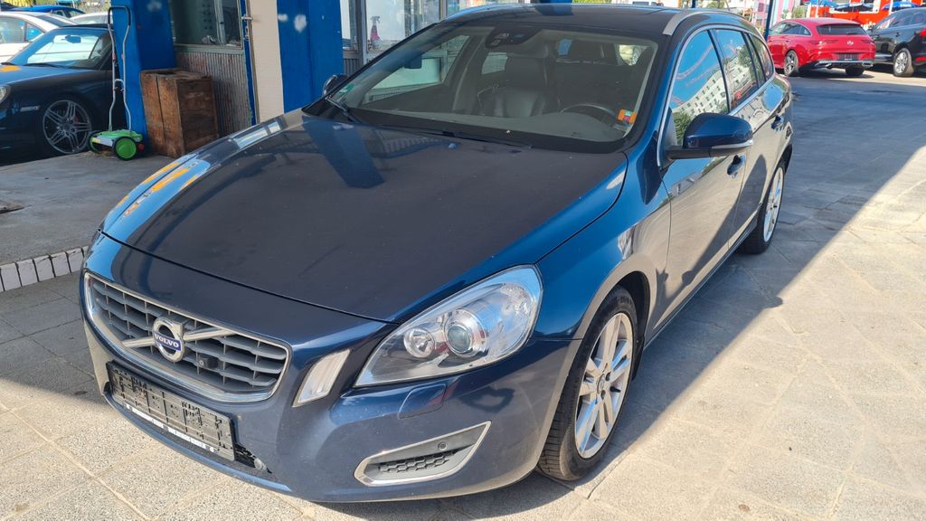 Bild des Angebotes Volvo V60 Kombi Summum