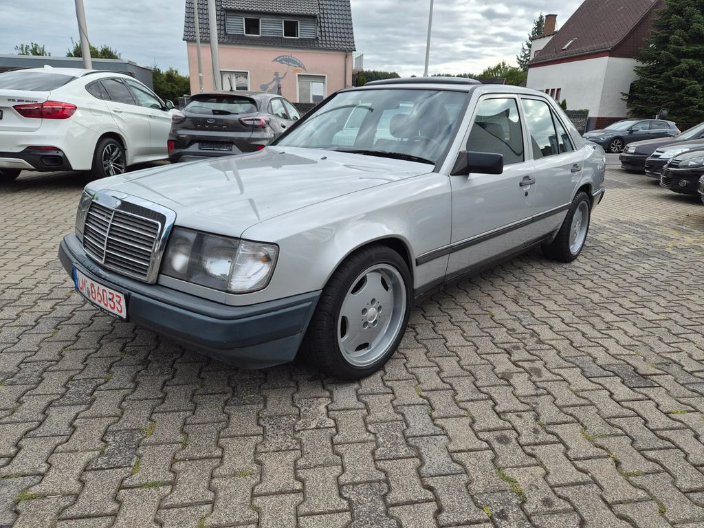 Bild des Angebotes Mercedes-Benz E 260, erst 40 TKM, Tüv, Automatik. H Zulassung