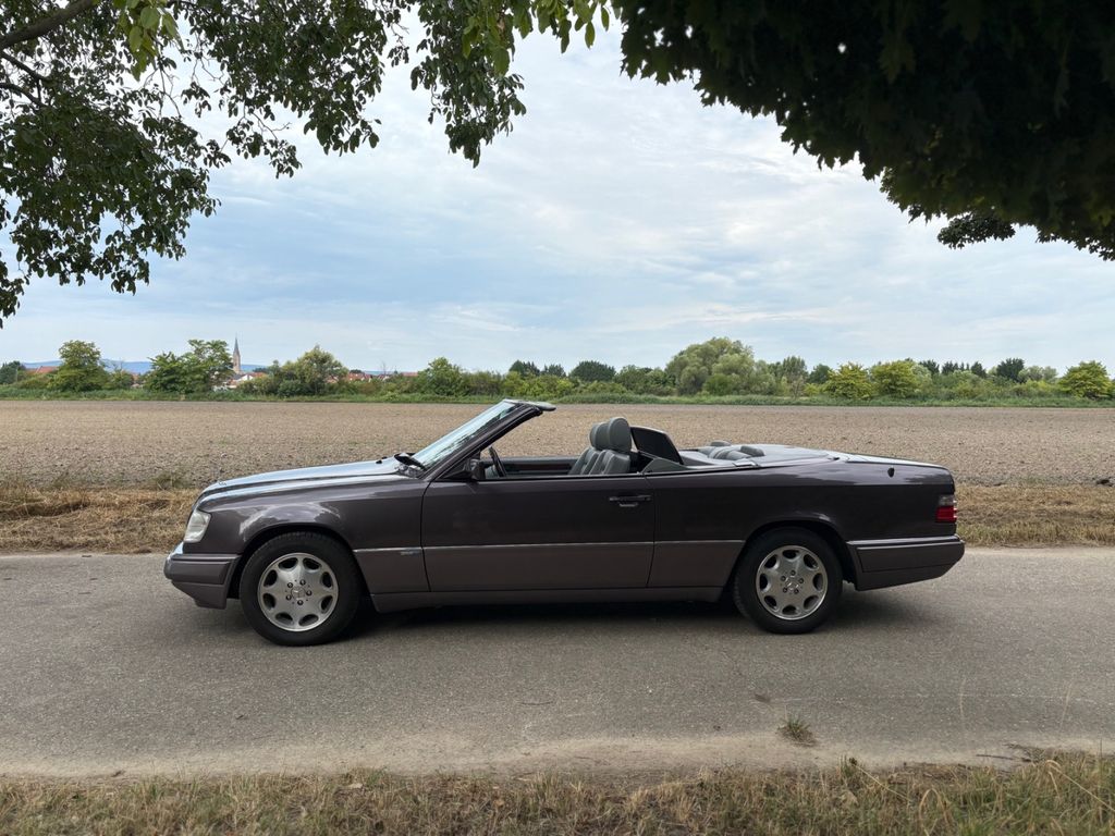 Bild des Angebotes Mercedes-Benz Liebhaberfahrzeug Mercedes Benz E 220 Cabriolet