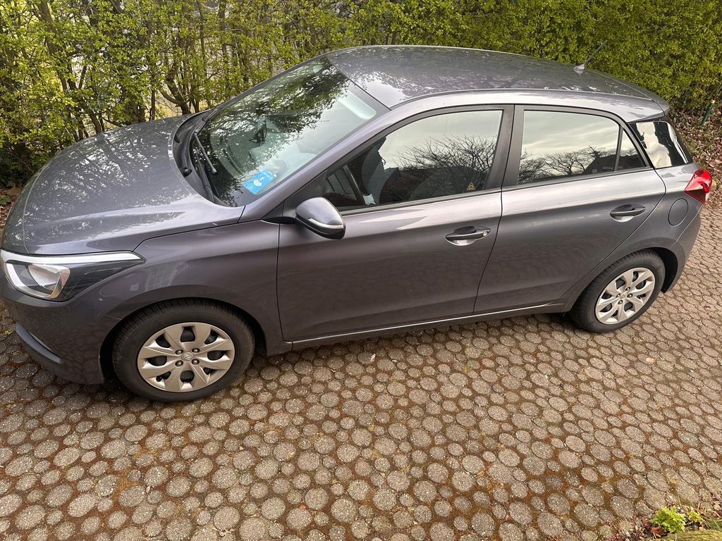 Bild des Angebotes Hyundai i20 1.1 CRDi -