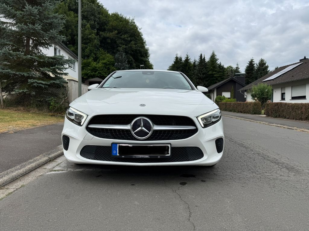 Bild des Angebotes Mercedes-Benz 220