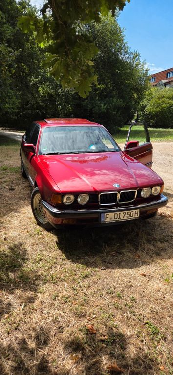 BMW 750i E32