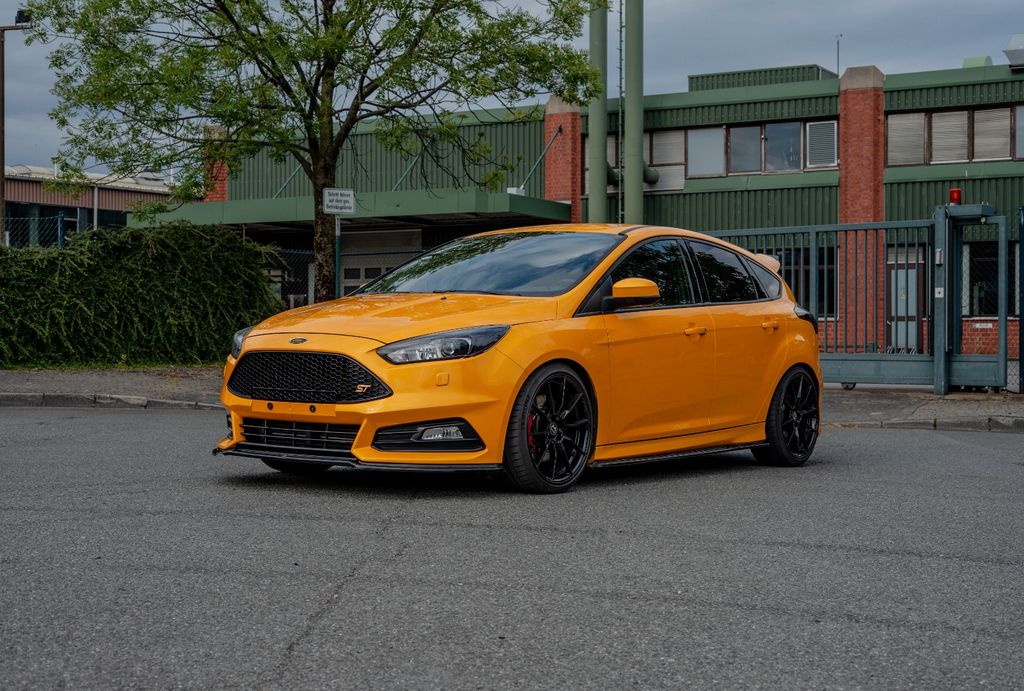 Bild des Angebotes Ford Focus 2,0 EcoBoost ST Leder-Sport-Paket