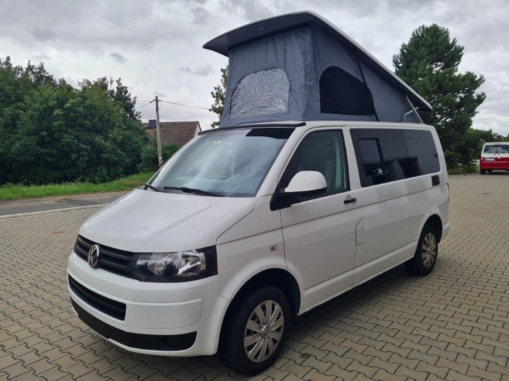 Bild des Angebotes Volkswagen VW T5 CALIFORNIA 2,0TDI 114 PS Camper mit Küche