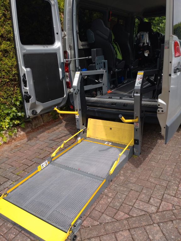 Bild des Angebotes Renault Master Bus Rollstuhlgerecht