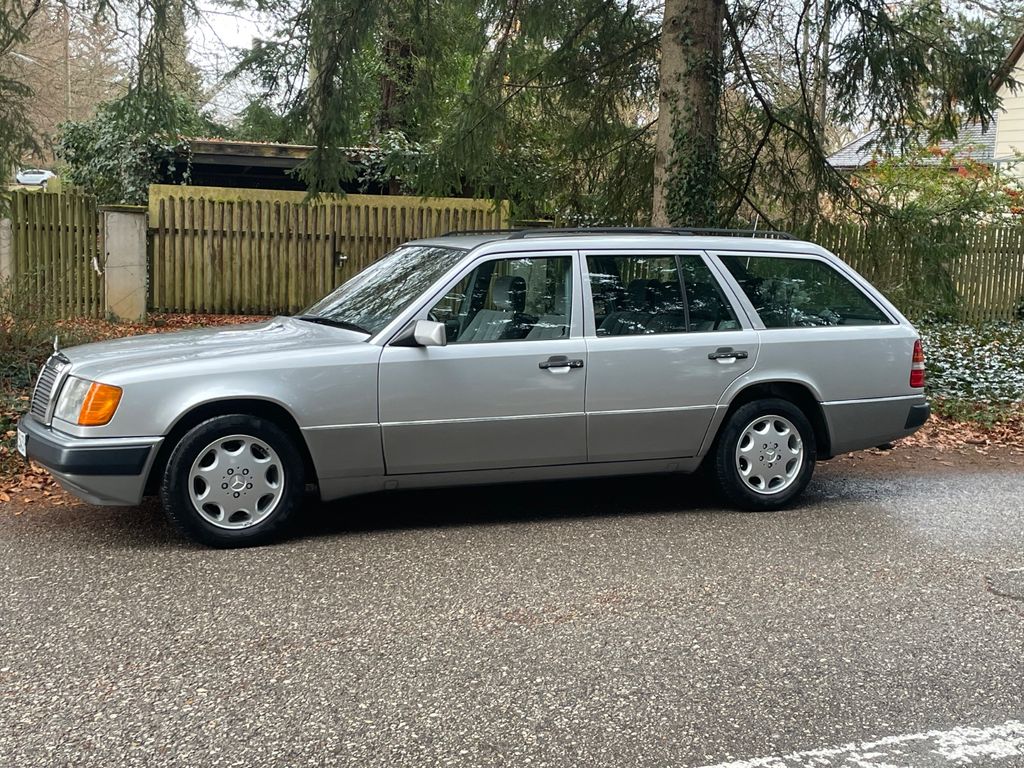 Bild des Angebotes Mercedes-Benz 300 TE, Autom. ** Klimaautom.** Velours**