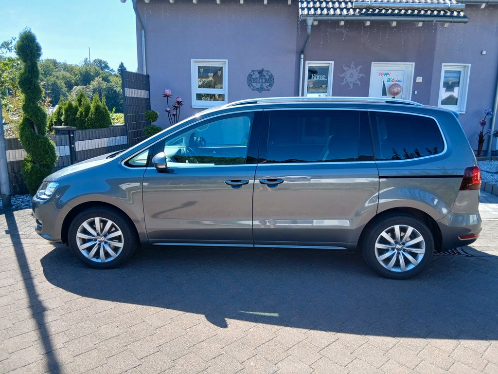 Bild des Angebotes Volkswagen Sharan 2.0 TDI SCR 130kW DSG 4MOT Comfortlin...