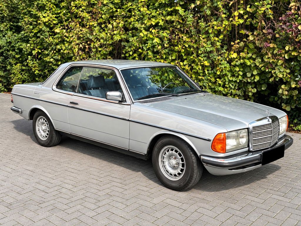 Mercedes-Benz W123 230 C Coupé | Bj. 1979