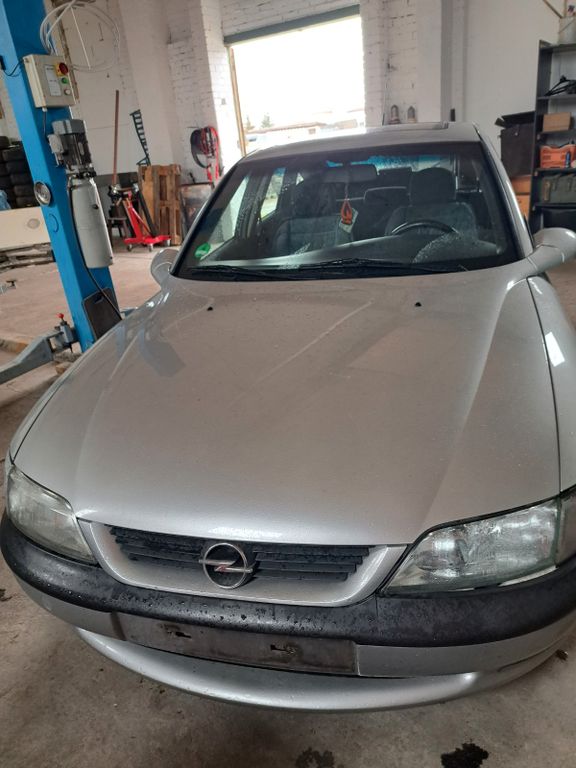 Bild des Angebotes Opel Vectra 2.0 16V CD Sport Sport