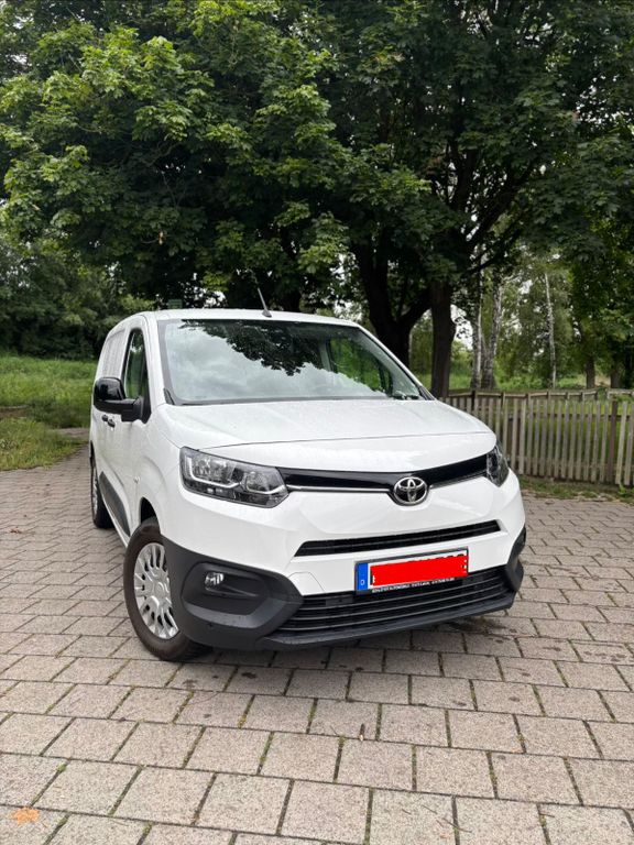 Bild des Angebotes Toyota Proace City 1,5-l-D-4D 96kW L2 Combi
