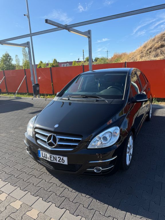 Bild des Angebotes Mercedes-Benz B 180 CDI Automatik/Sportpaket/Park Assistent